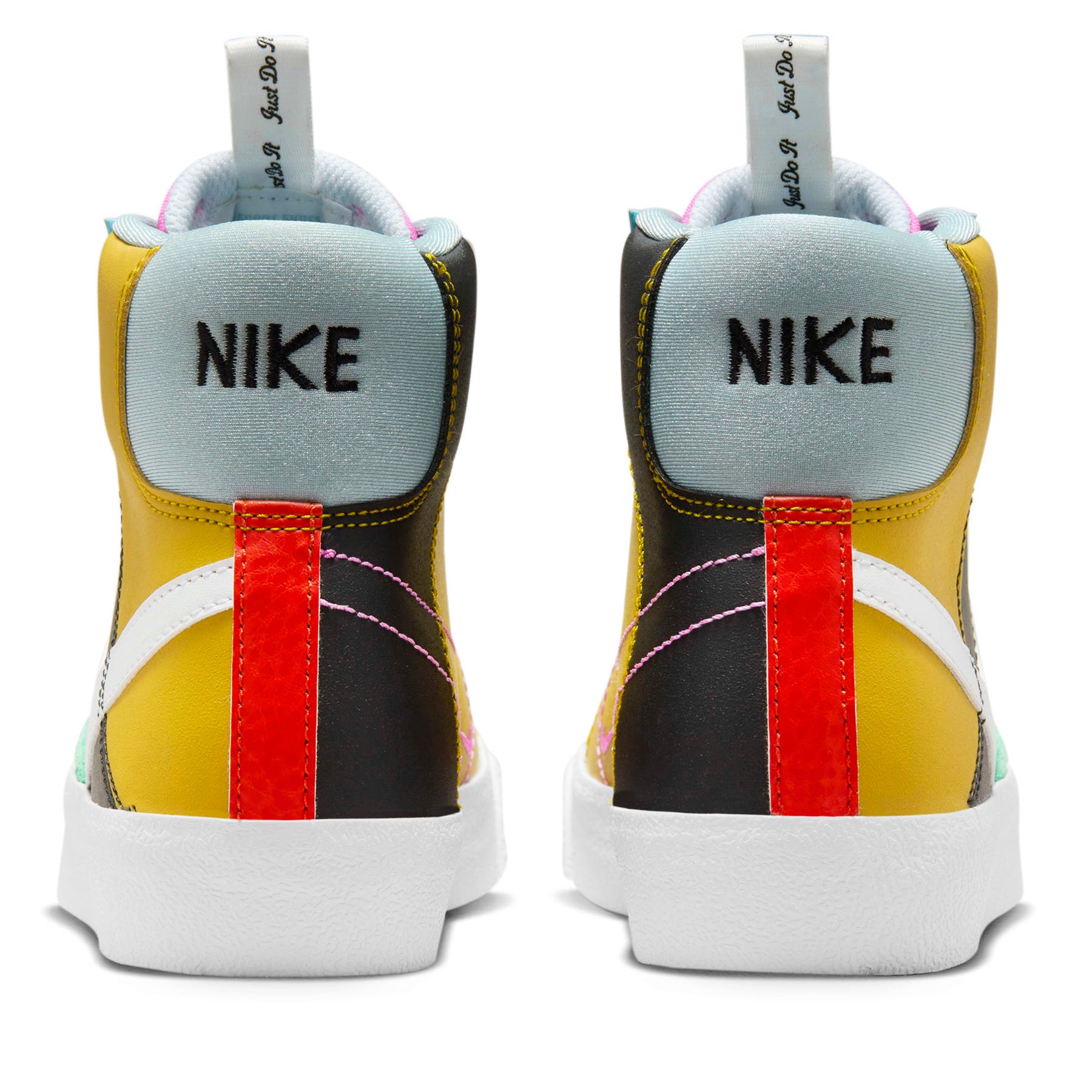 Botin Nike Mujer Urbanas Blazer Mid '77 Se D (GS)  | FJ2952-001